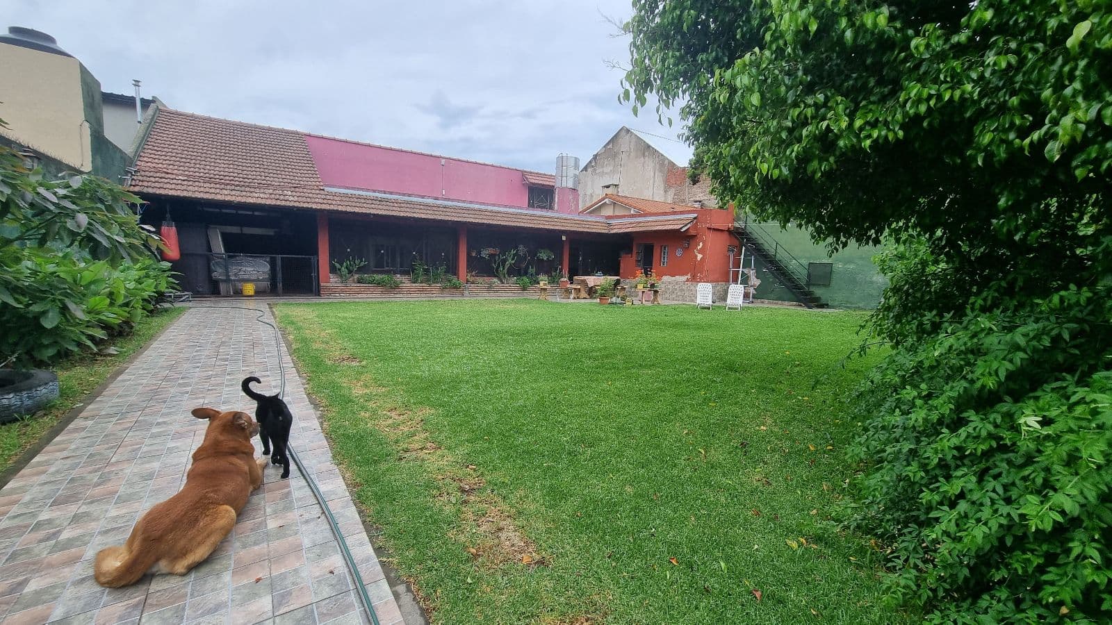 Casa 4 amb, Cocheras, Quincho, Pileta, lote de 853 m²