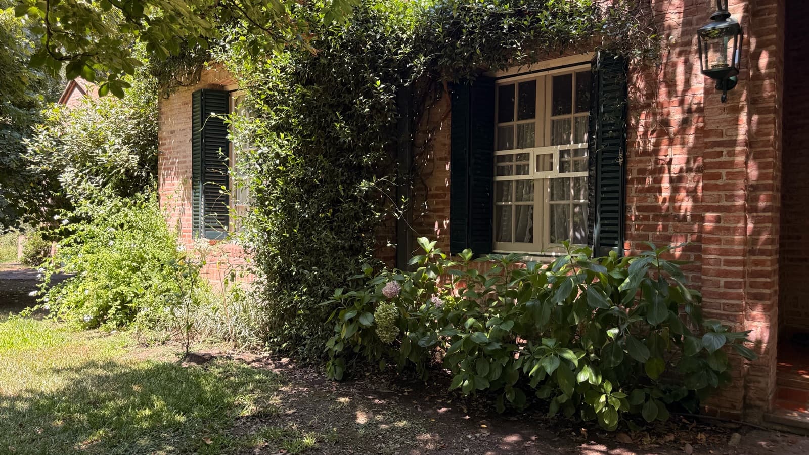 A Country House Full of Character and Style in La Araucaria | Salvador María | Lobos