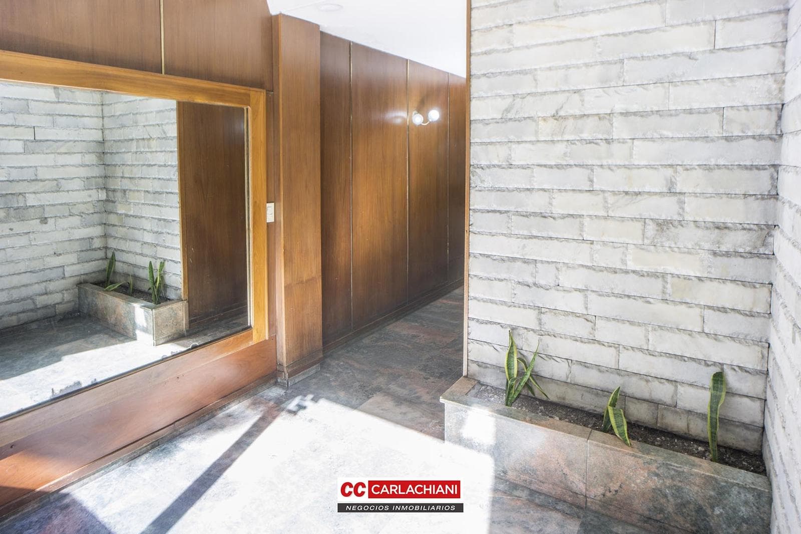 3-Bedroom Apartment for Sale in Downtown Rosario - Balcony, Partially Furnished