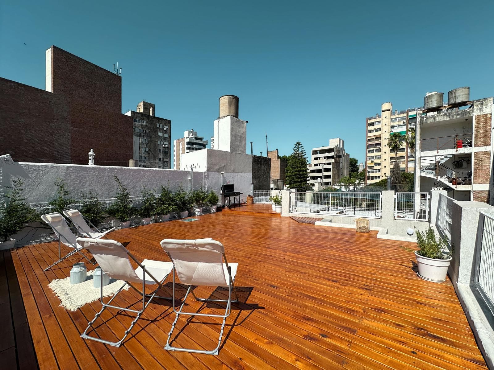Casa de 3 dormitorios con patio, cochera y amplia terraza
