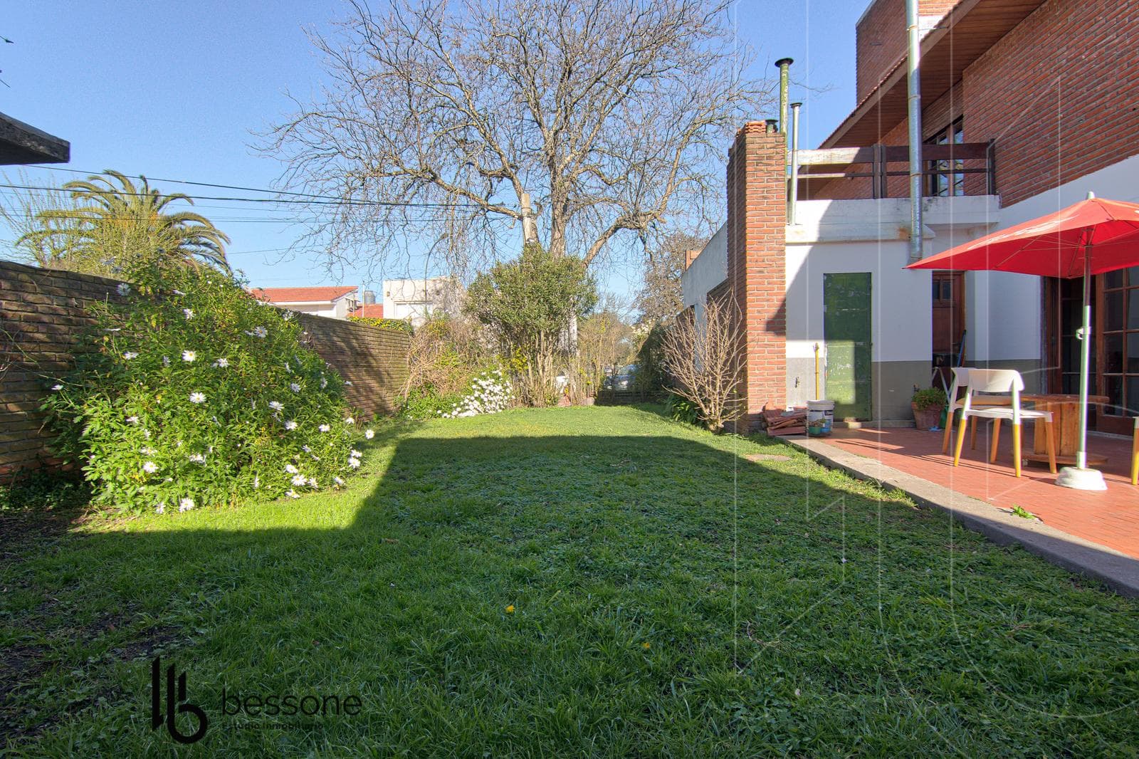 5-Room Villa with Private Parking Lot in Pinos de Anchorena—Eligible for Financing