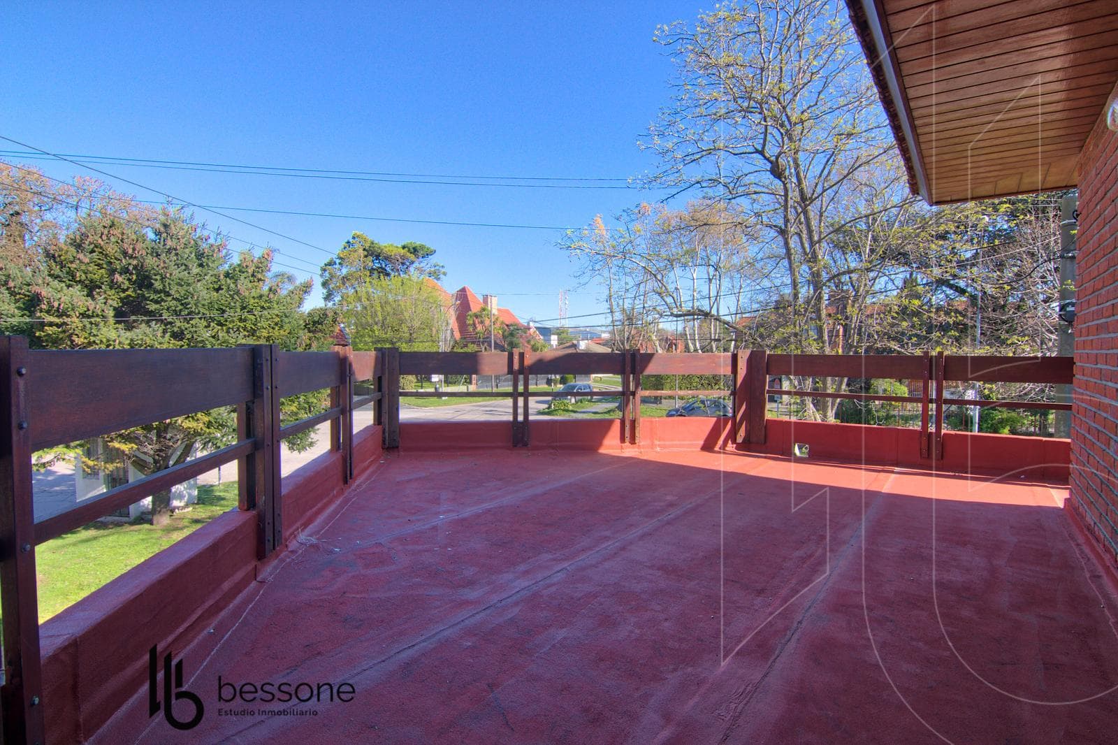 5-Room Villa with Private Parking Lot in Pinos de Anchorena—Eligible for Financing