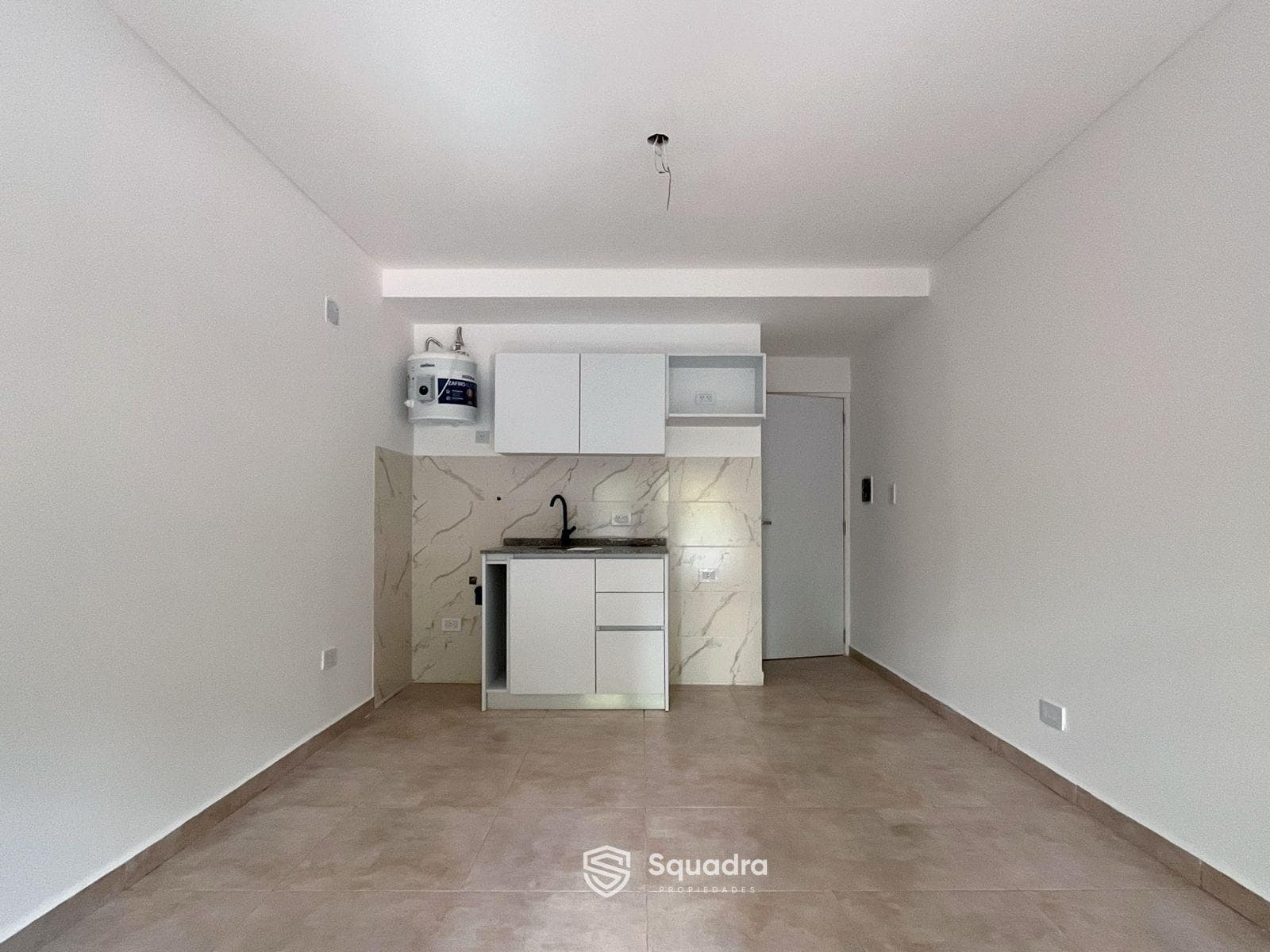 FOR SALE - Studio apartment with a front-facing balcony - Echesortu, Rosario.