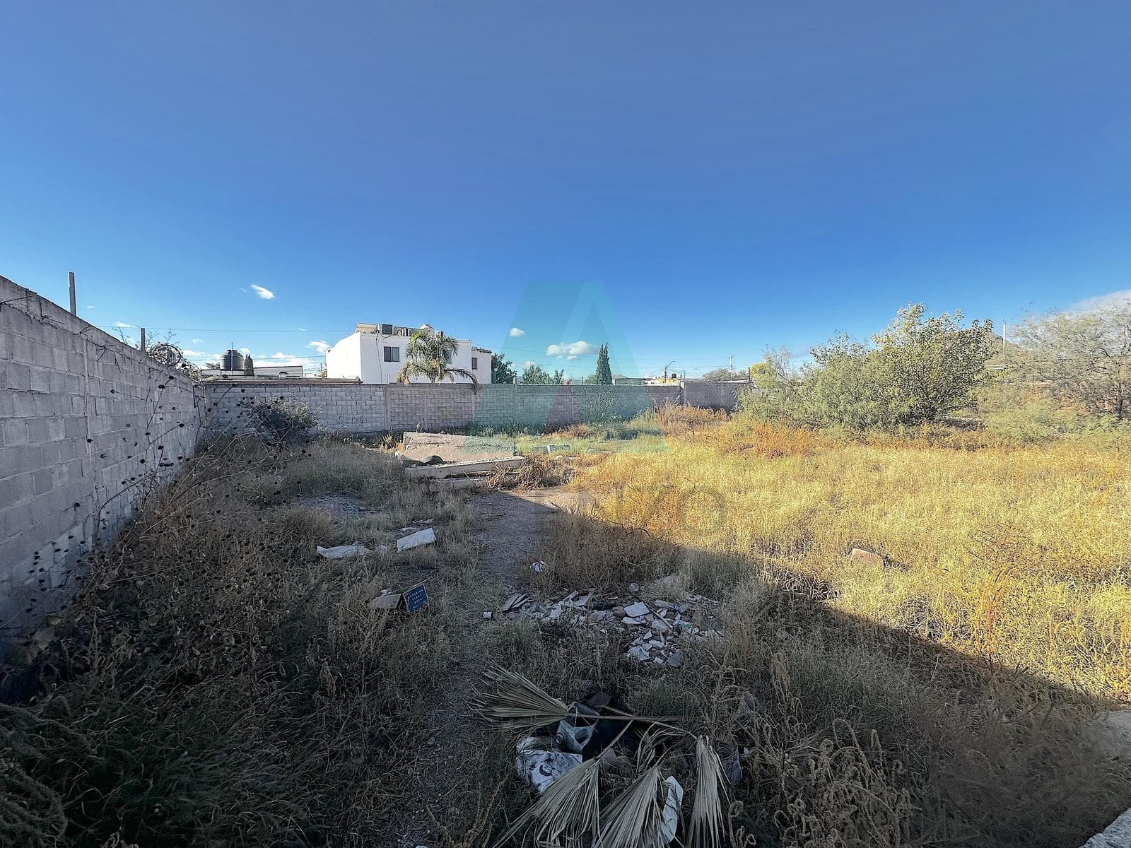 Land for Sale on 16 de Septiembre Avenue, Luipor