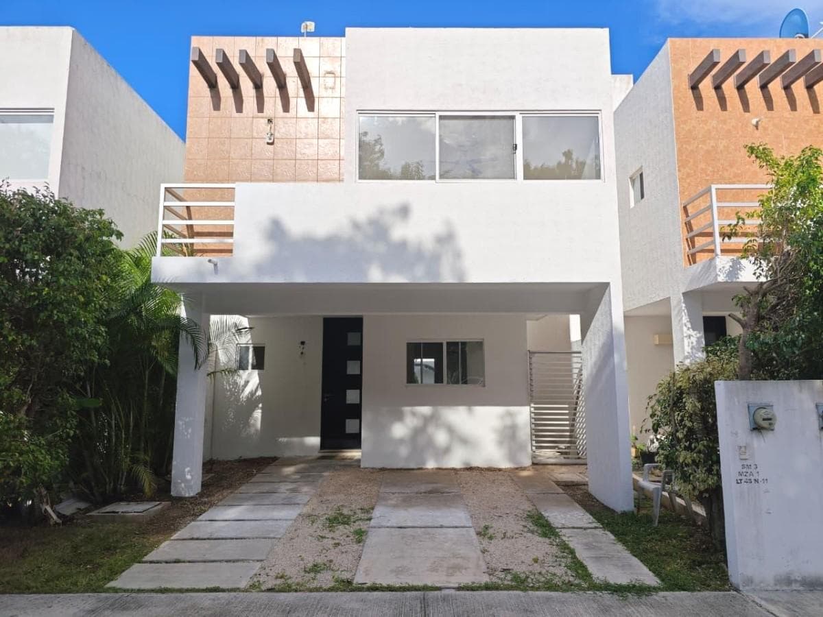 3-Bedroom House for Sale in La Joya with Security and a Pool