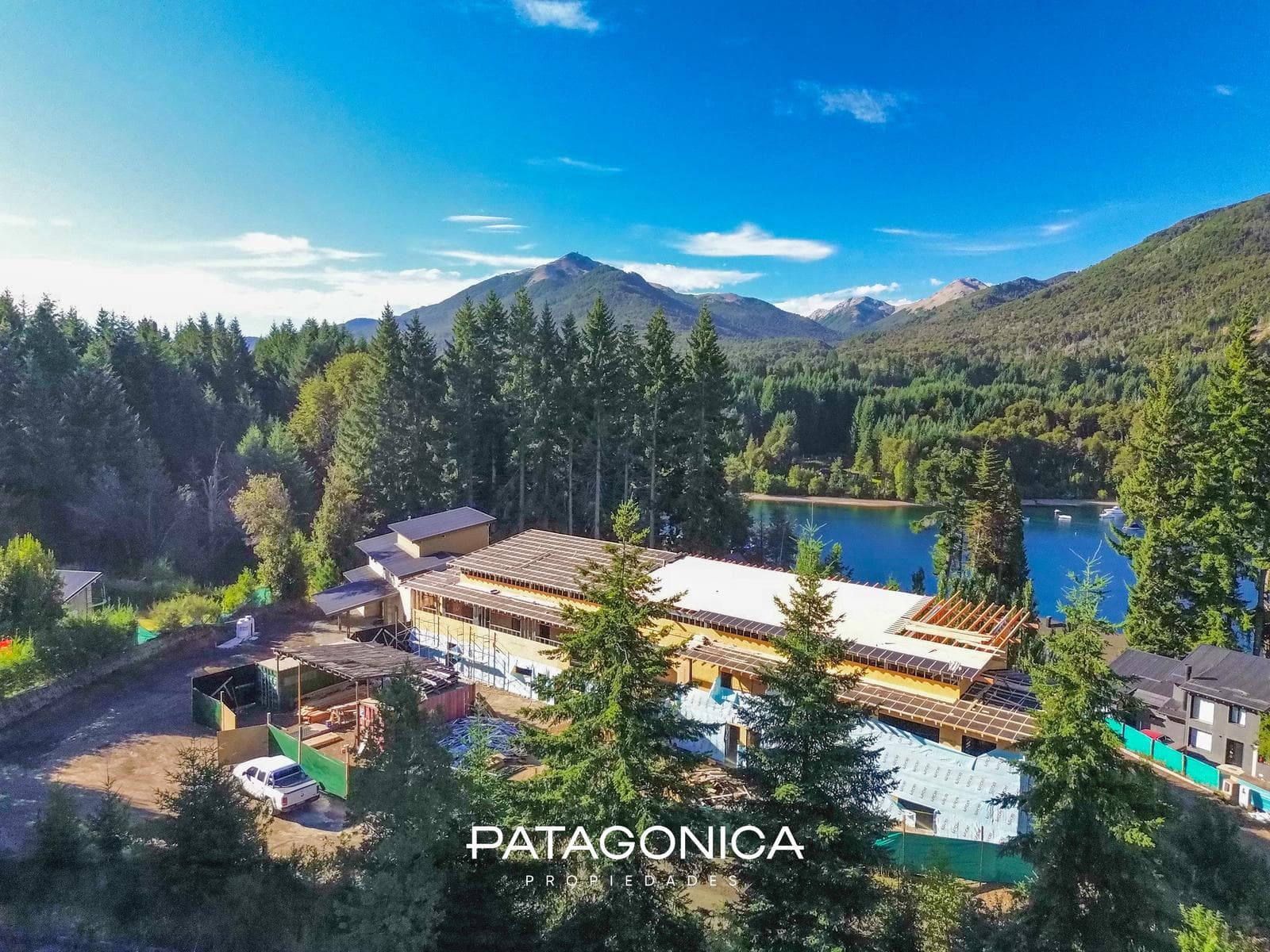 86-square-meter 2-bedroom apartment with a view of the lake. 50% down payment and fixed monthly payments