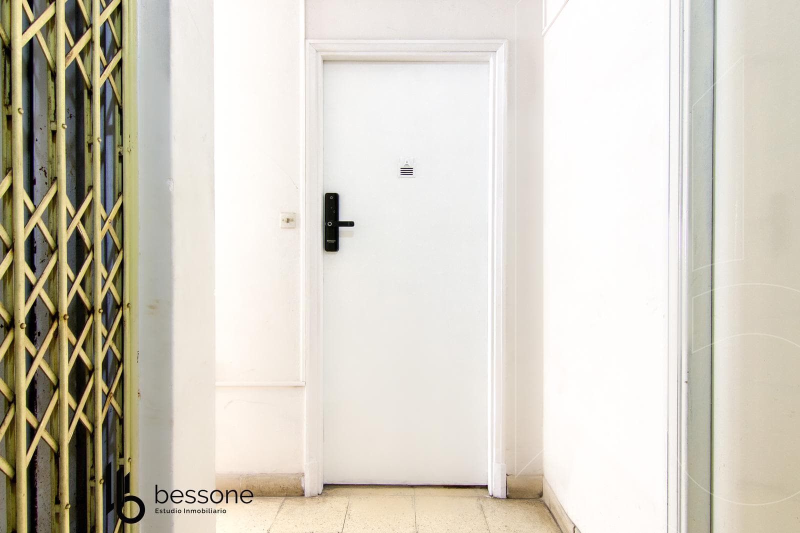 2-Room Apartment with Balcony, Refurbished and Furnished, Plaza Colón