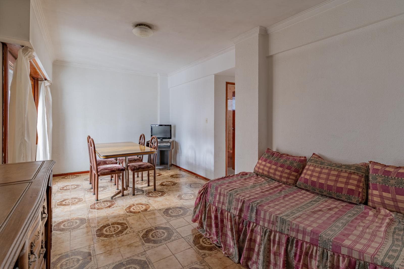 OPPORTUNITY - 2-Room Apartment with Balcony, Bright, Excellent View
