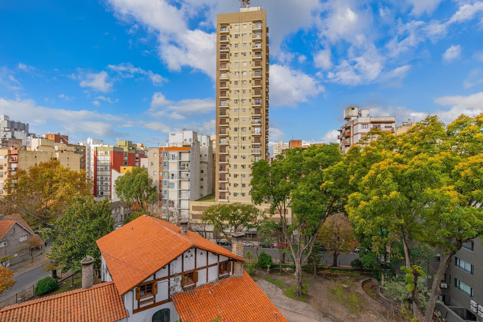 OPPORTUNITY - 2-Room Apartment with Balcony, Bright, Excellent View