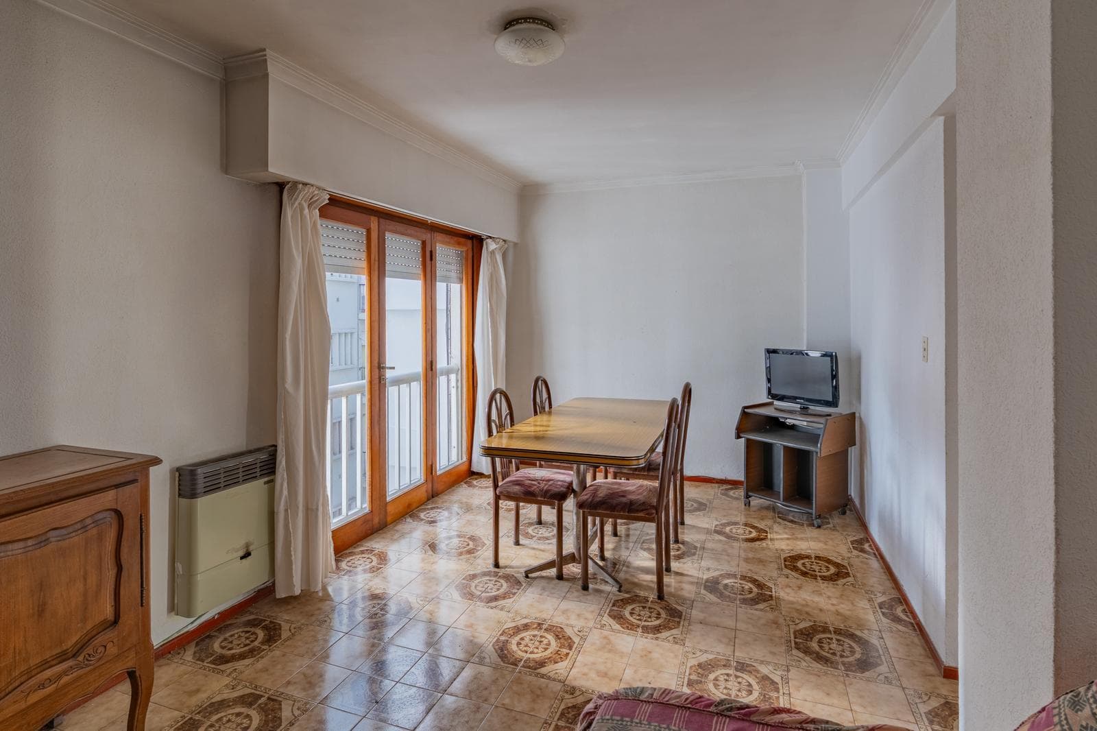 OPPORTUNITY - 2-Room Apartment with Balcony, Bright, Excellent View