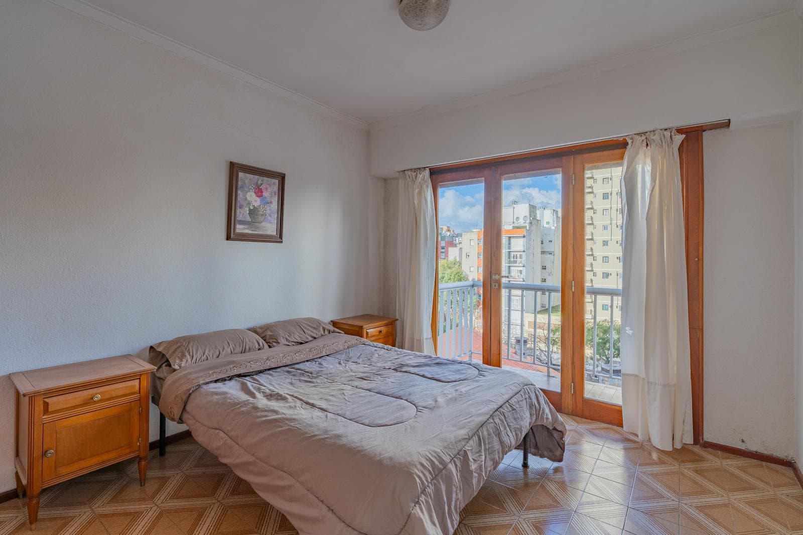 OPPORTUNITY - 2-Room Apartment with Balcony, Bright, Excellent View