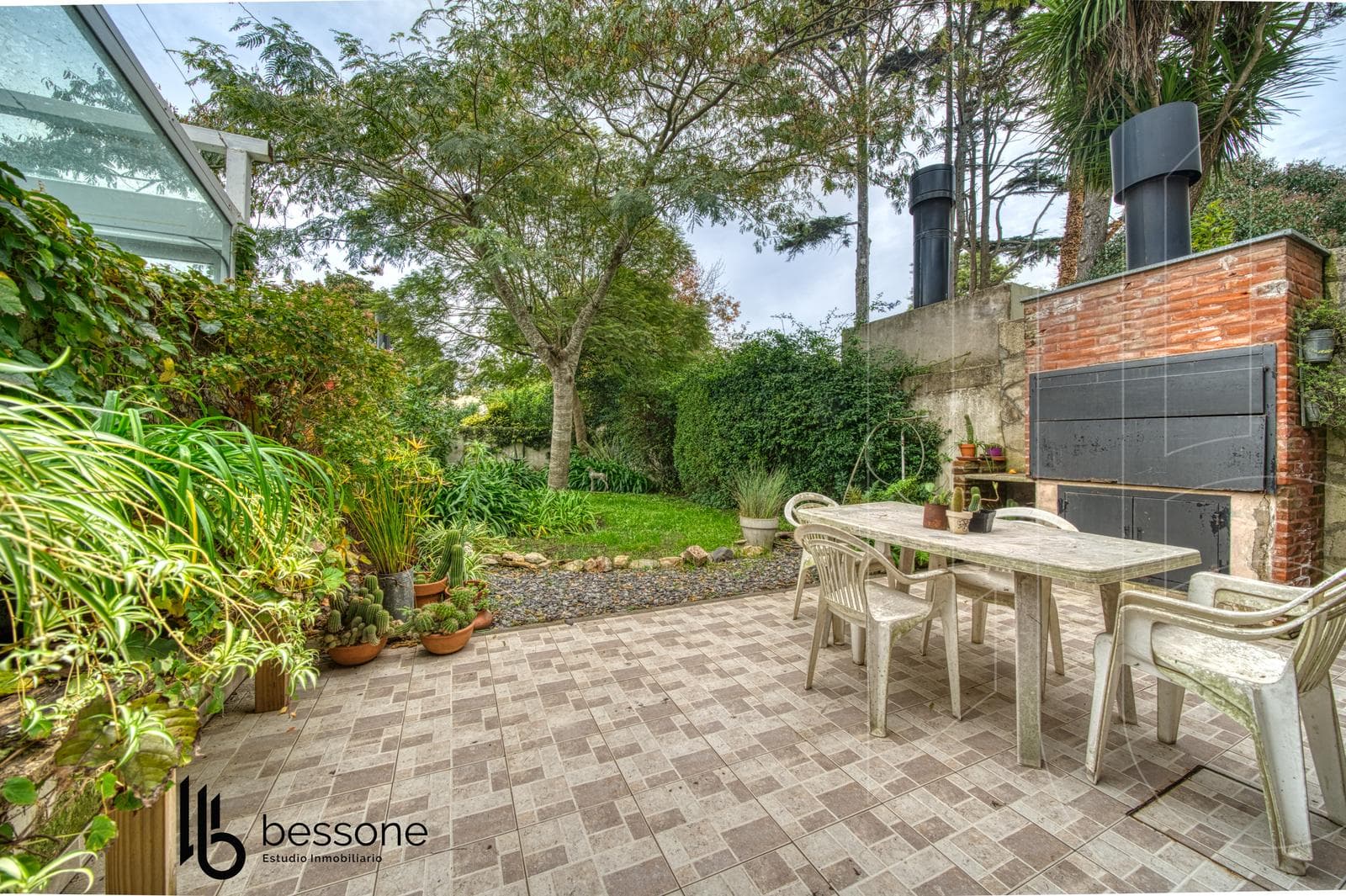 Duplex Home in the Best Part of the Los Pinares Neighborhood
