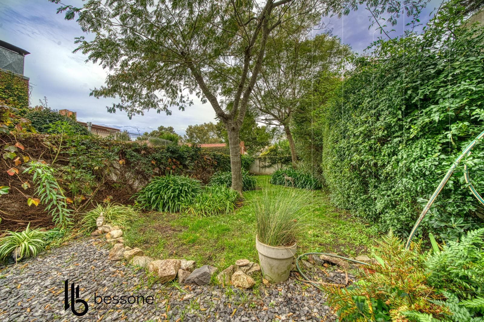 Duplex Home in the Best Part of the Los Pinares Neighborhood
