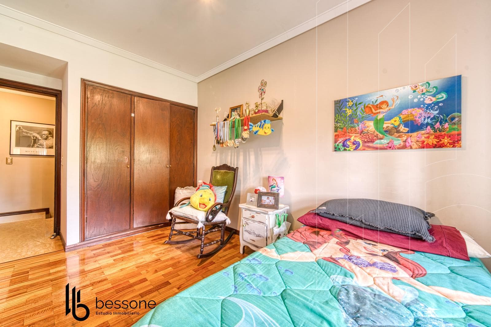 Duplex Home in the Best Part of the Los Pinares Neighborhood