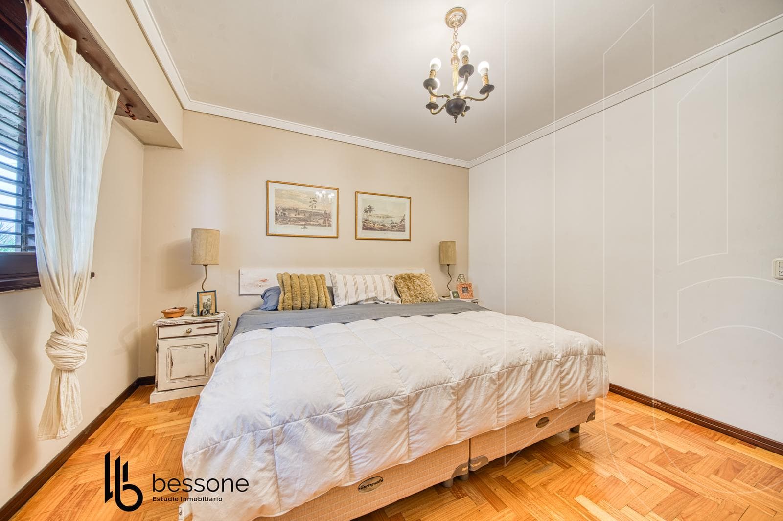 Duplex Home in the Best Part of the Los Pinares Neighborhood