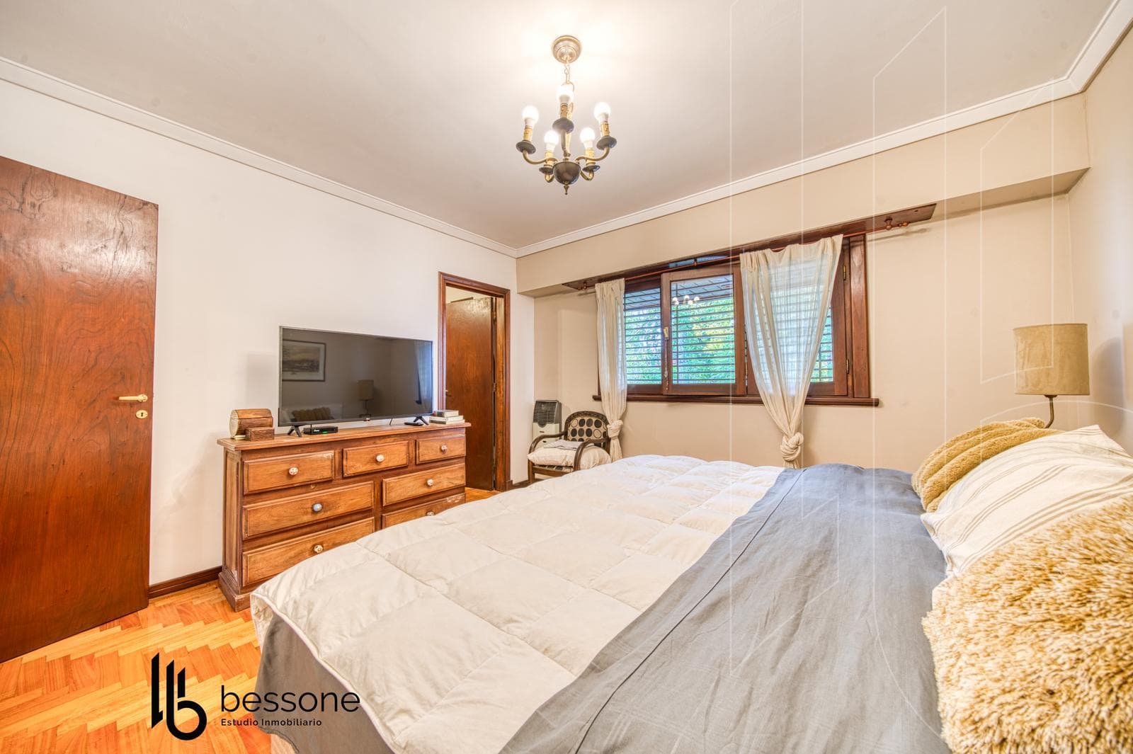 Duplex Home in the Best Part of the Los Pinares Neighborhood