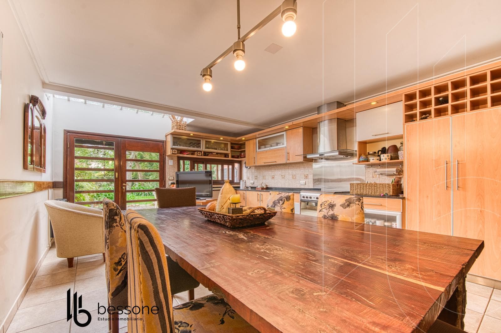 Duplex Home in the Best Part of the Los Pinares Neighborhood