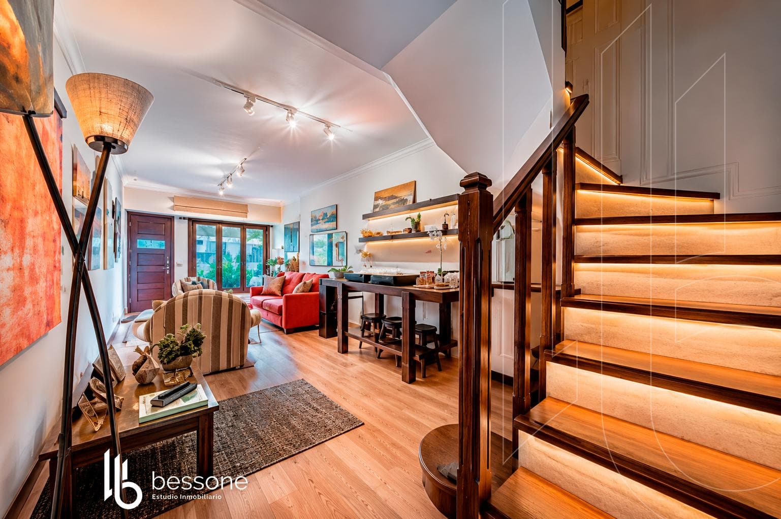 Duplex Home in the Best Part of the Los Pinares Neighborhood