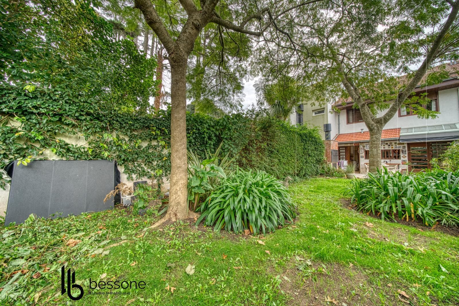 Duplex Home in the Best Part of the Los Pinares Neighborhood