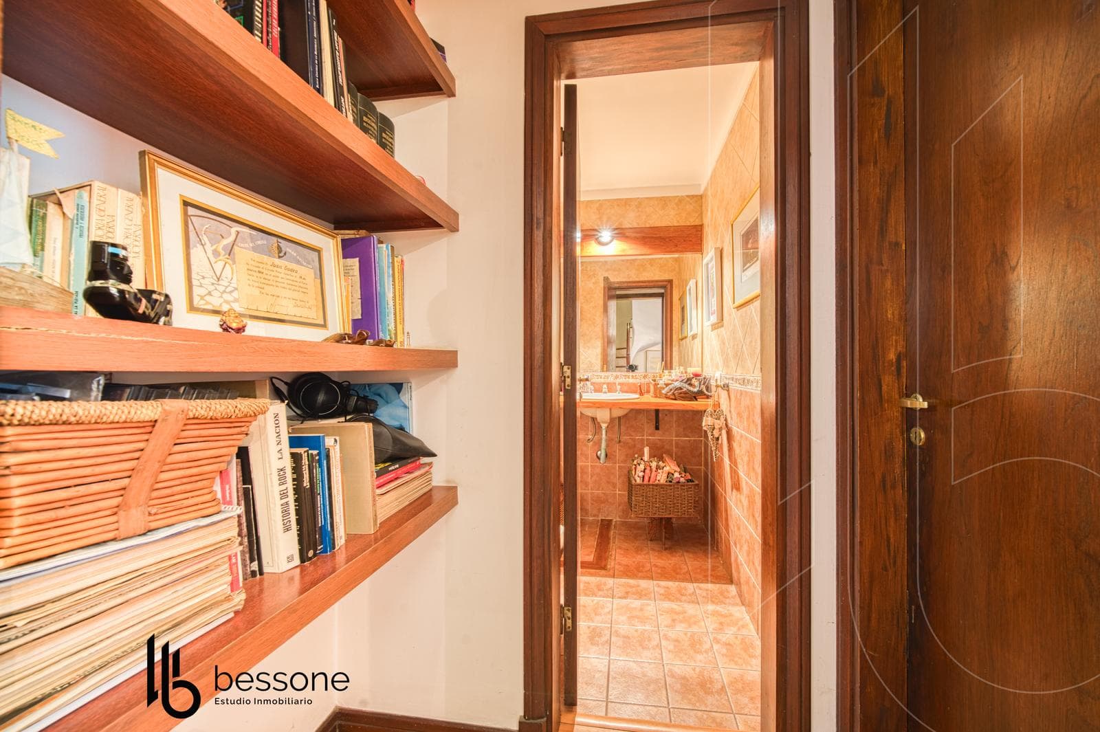Duplex Home in the Best Part of the Los Pinares Neighborhood