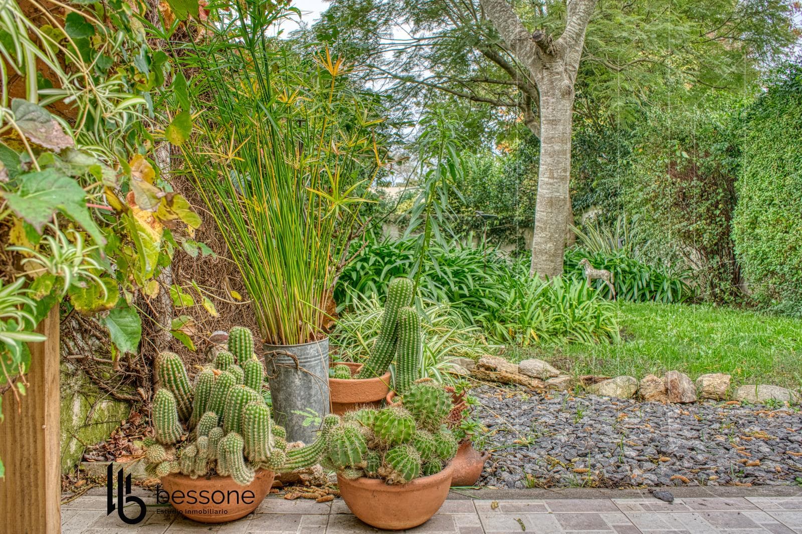 Duplex Home in the Best Part of the Los Pinares Neighborhood