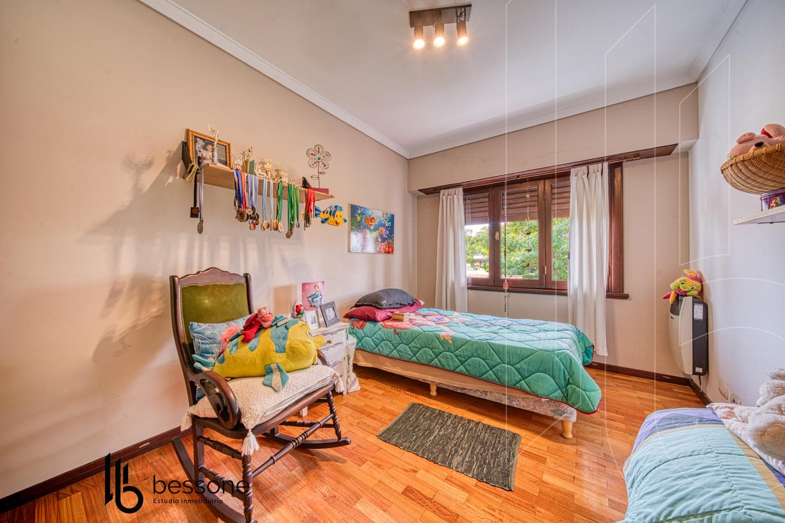Duplex Home in the Best Part of the Los Pinares Neighborhood