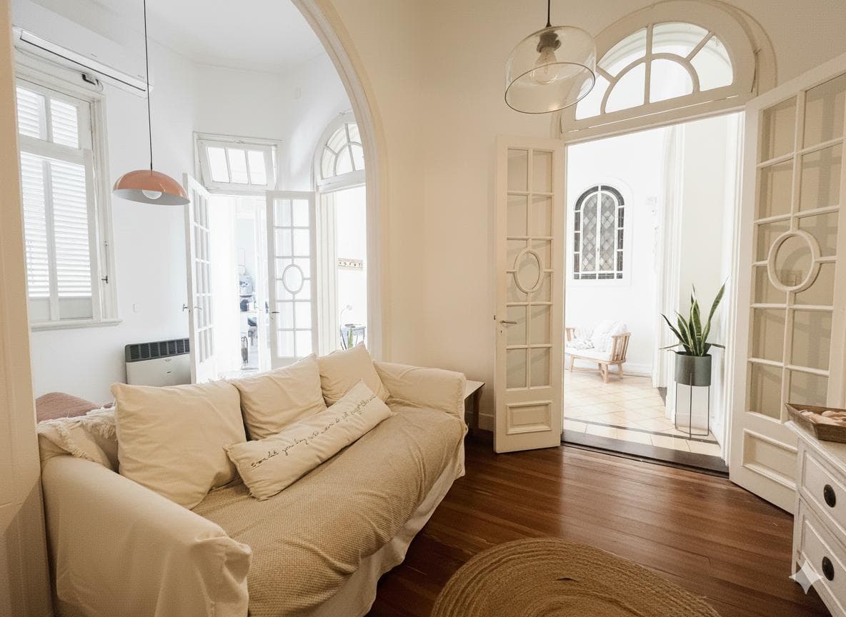 FOR SALE - 2-bedroom penthouse with patio and balcony. Renovated. Downtown, Rosario
