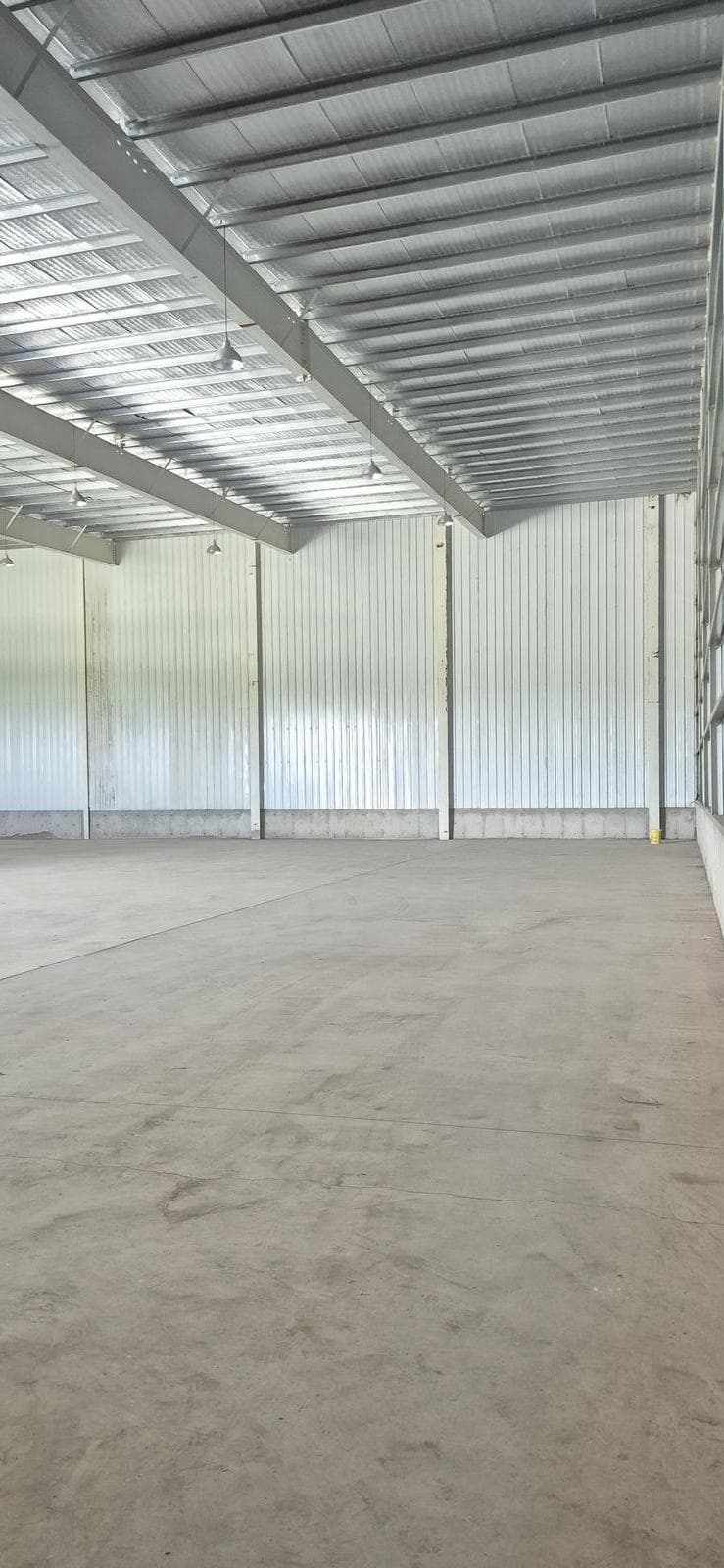 850 M2 INDUSTRIAL BUILDING WITH OFFICE - INDUSTRIAL PARK - GAS - ELECTRICITY - SECURITY