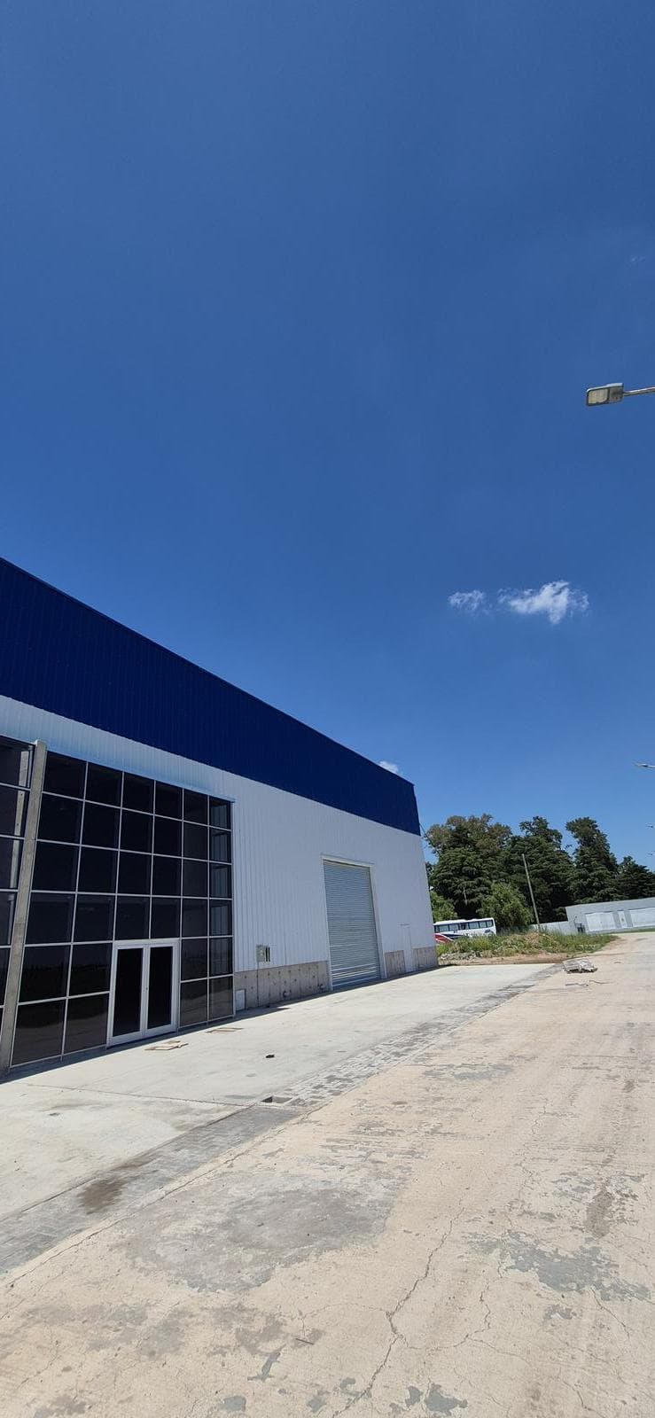 850 M2 INDUSTRIAL BUILDING WITH OFFICE - INDUSTRIAL PARK - GAS - ELECTRICITY - SECURITY