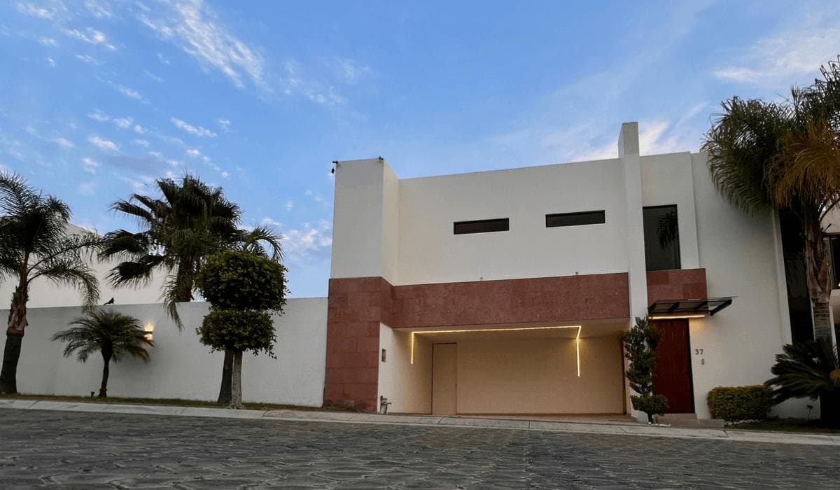 House for Sale, 4 Bedrooms, 180 m² Garden, Lomas de Angelópolis II, San Andrés Cholula, Puebla
