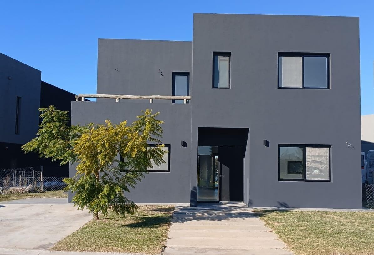 House for Sale and Rent, 5 rooms, with a boat slip in the El Canal nautical neighborhood, Villanueva, Tigre.