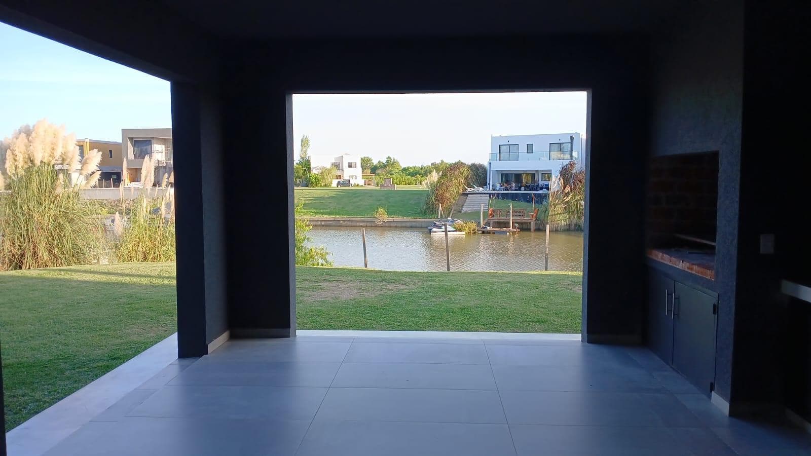 House for Sale and Rent, 5 rooms, with a boat slip in the El Canal nautical neighborhood, Villanueva, Tigre.