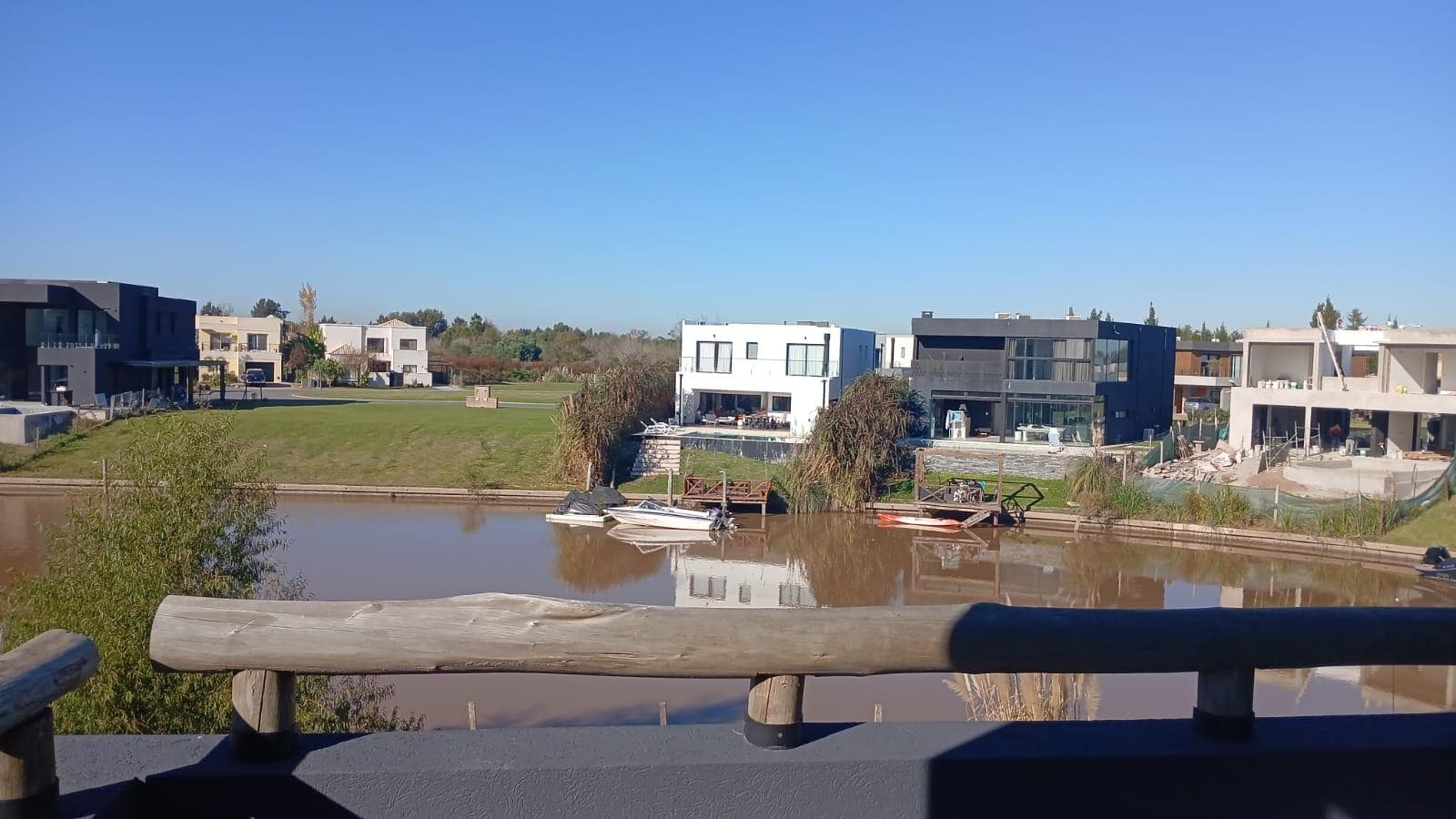 House for Sale and Rent, 5 rooms, with a boat slip in the El Canal nautical neighborhood, Villanueva, Tigre.
