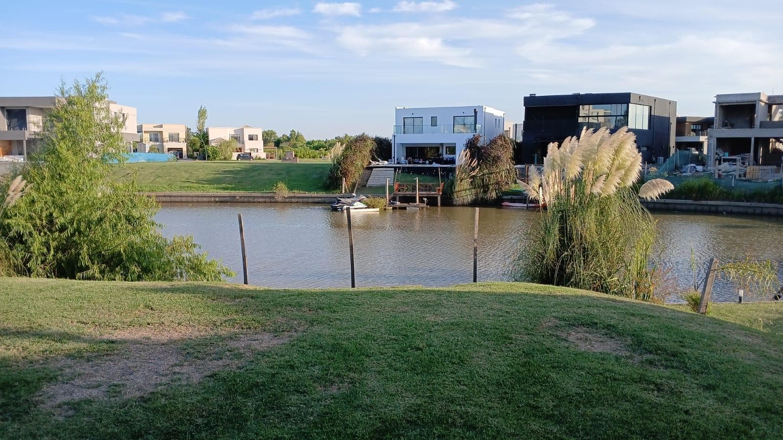House for Sale and Rent, 5 rooms, with a boat slip in the El Canal nautical neighborhood, Villanueva, Tigre.