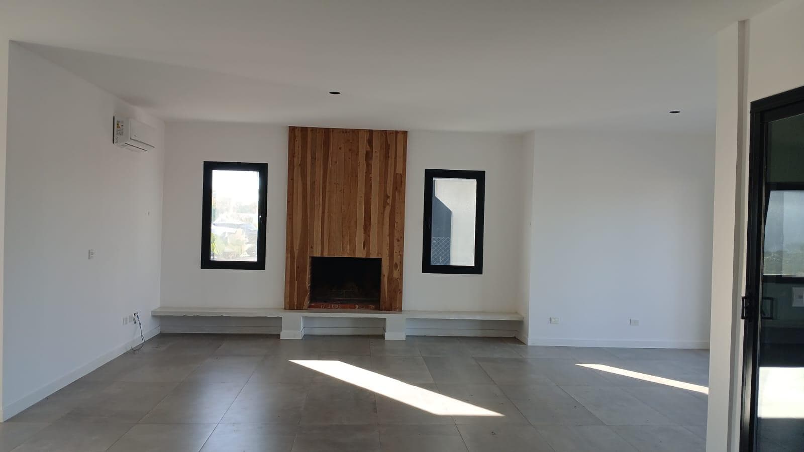 House for Sale and Rent, 5 rooms, with a boat slip in the El Canal nautical neighborhood, Villanueva, Tigre.