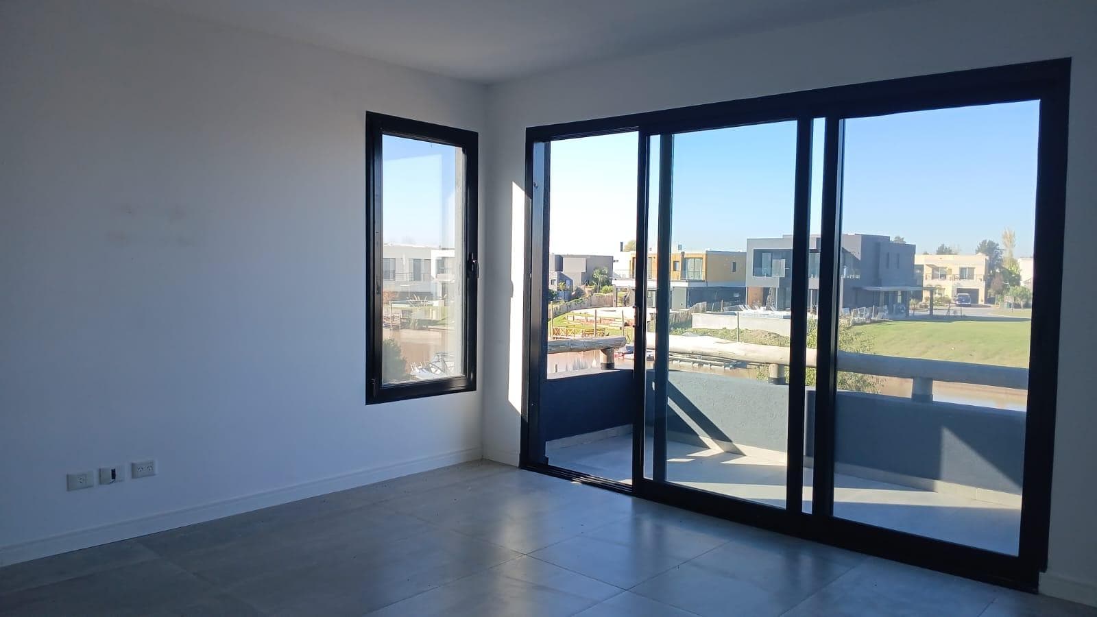 House for Sale and Rent, 5 rooms, with a boat slip in the El Canal nautical neighborhood, Villanueva, Tigre.