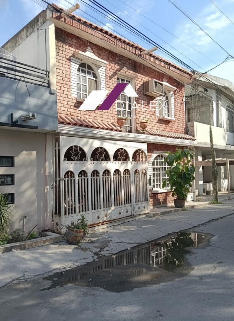 FOR SALE: House in Col. La Victoria, 1st Sector, in Guadalupe, Nuevo León.