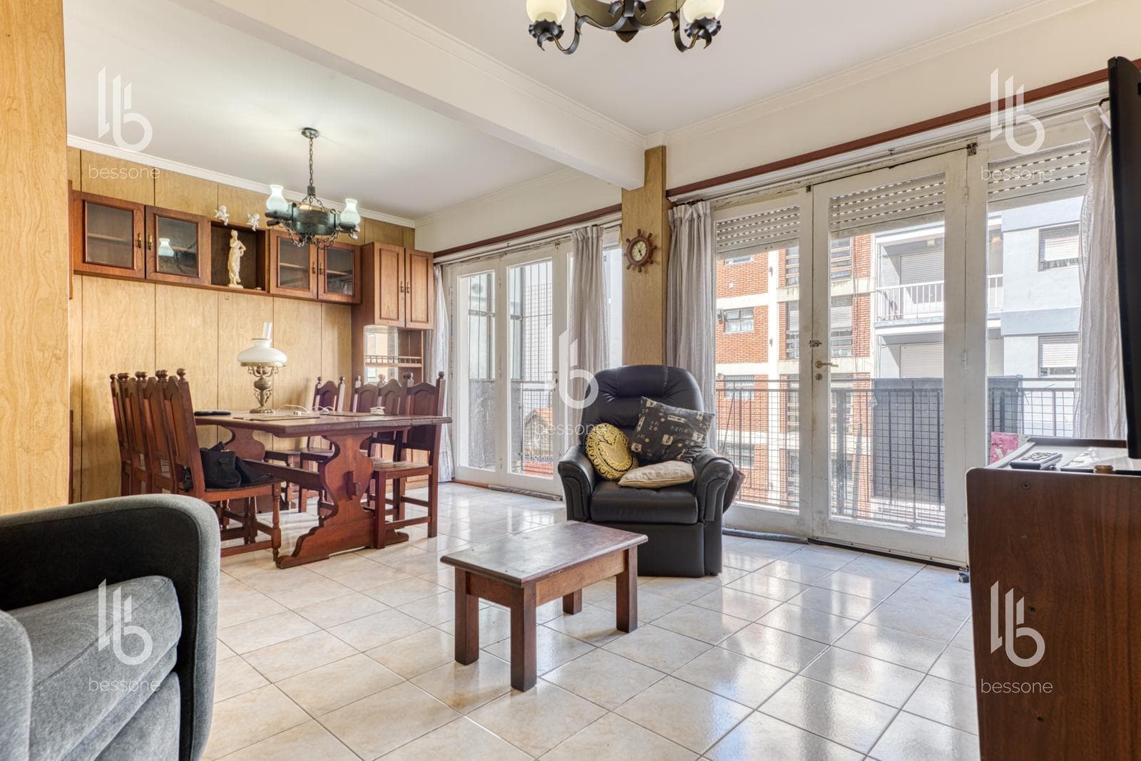 3-Room Apartment with Balcony on Plaza Mitre