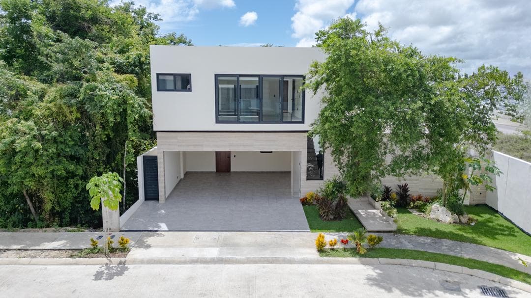 House in the Playa del Carmen Residential Community