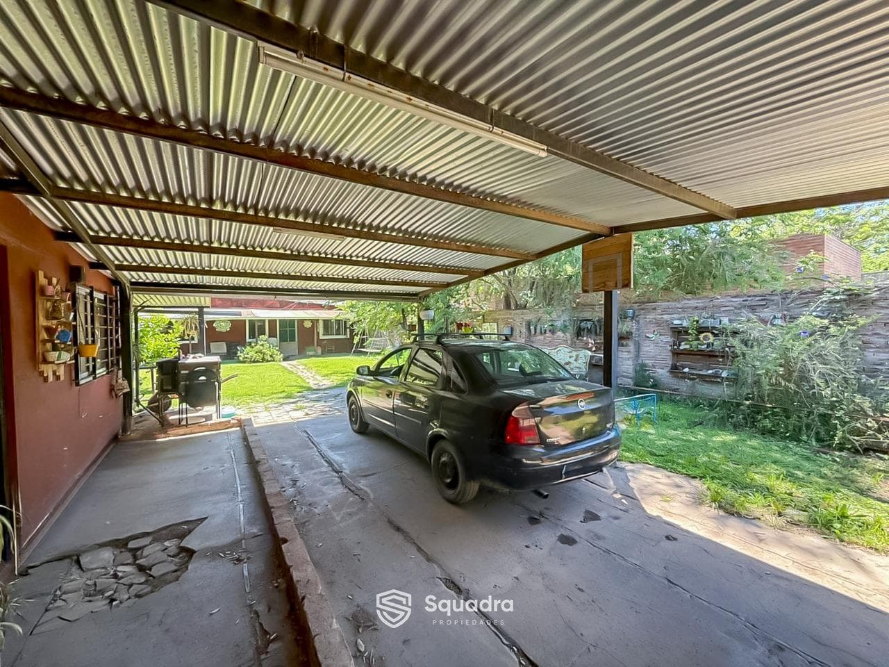 FOR SALE - House in need of renovation with land in Funes - Funes.