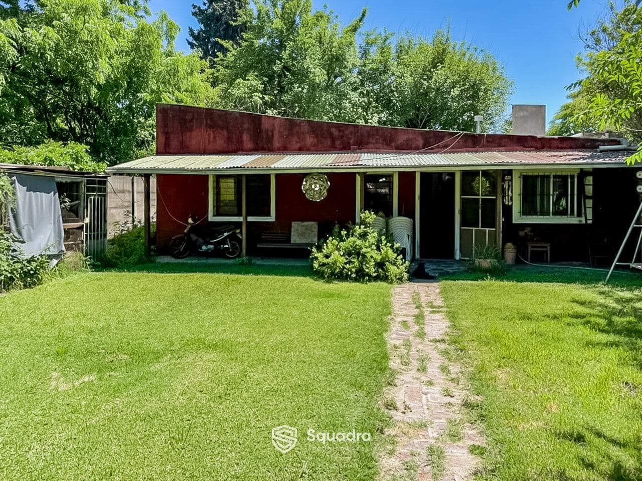 FOR SALE - House in need of renovation with land in Funes - Funes.