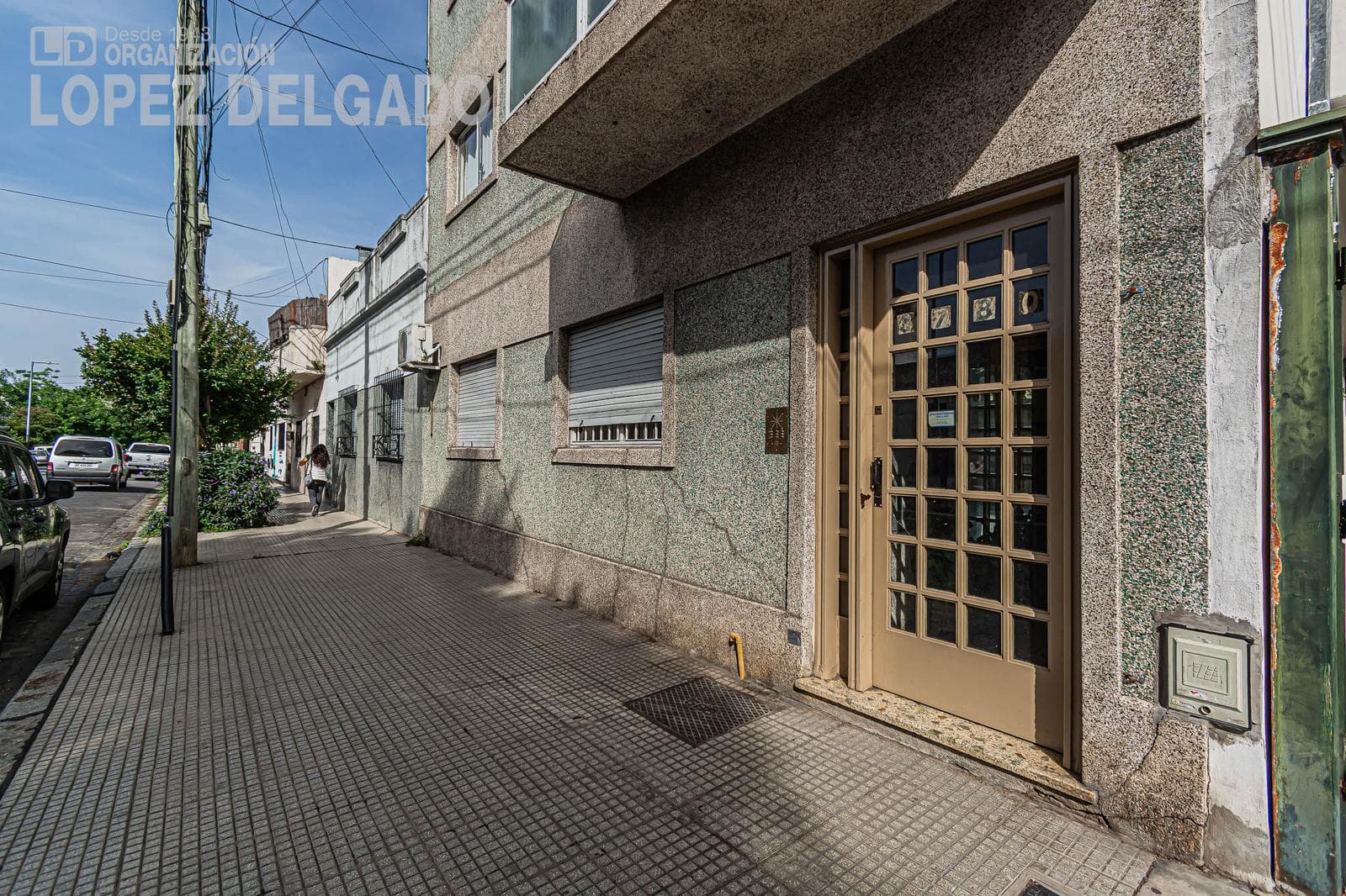 3-room apartment facing the street with a balcony, eligible for financing, in Villa del Parque