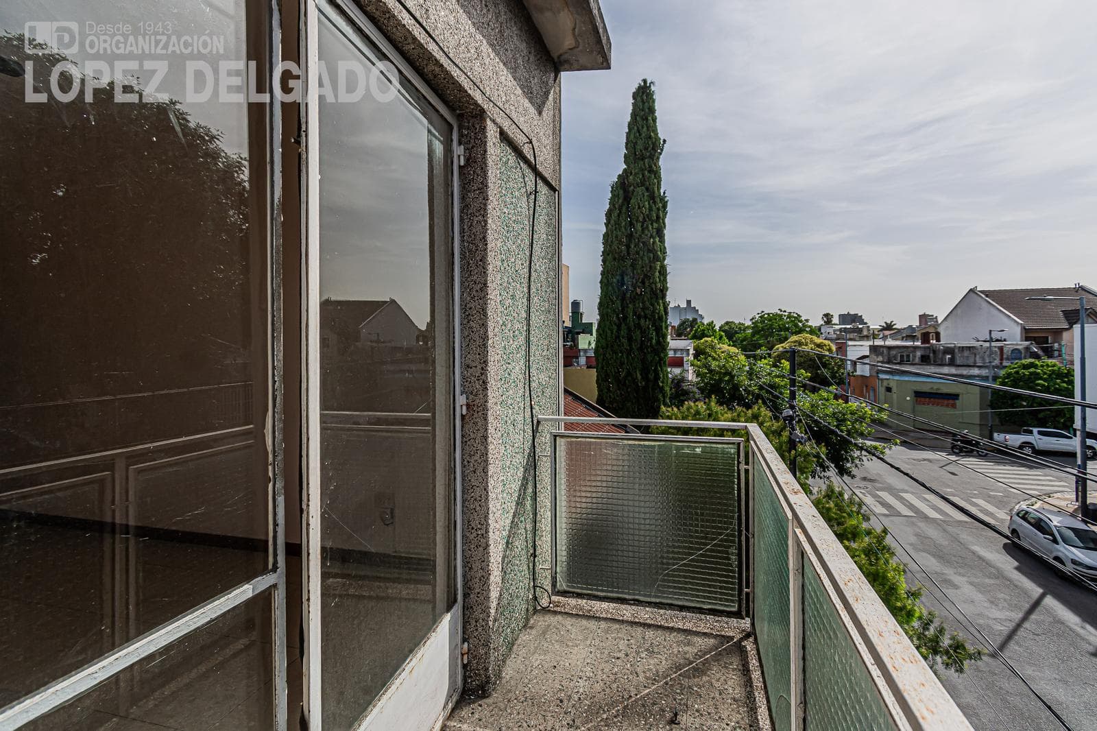 3-room apartment facing the street with a balcony, eligible for financing, in Villa del Parque