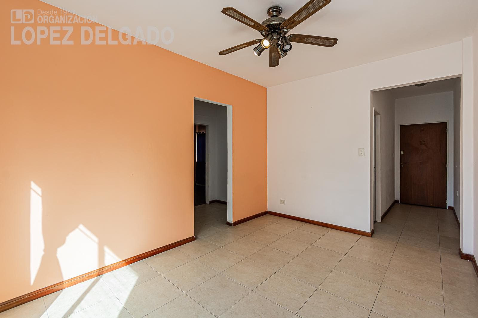 3-room apartment facing the street with a balcony, eligible for financing, in Villa del Parque
