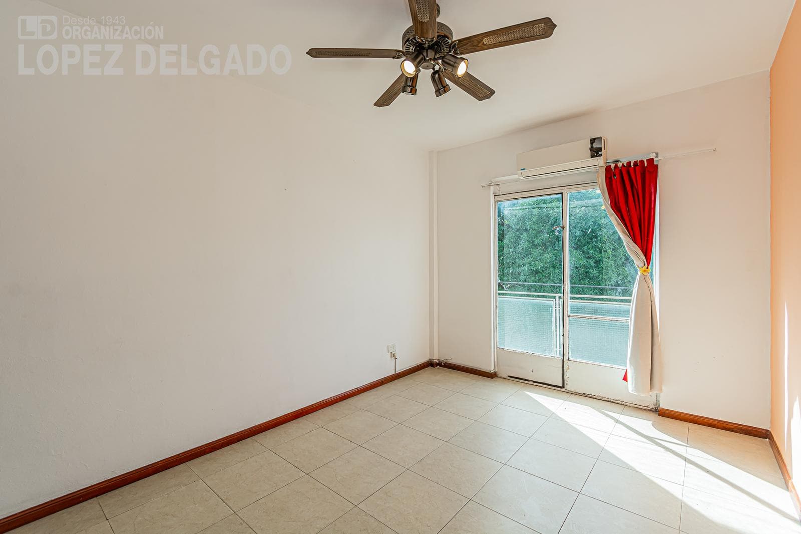 3-room apartment facing the street with a balcony, eligible for financing, in Villa del Parque