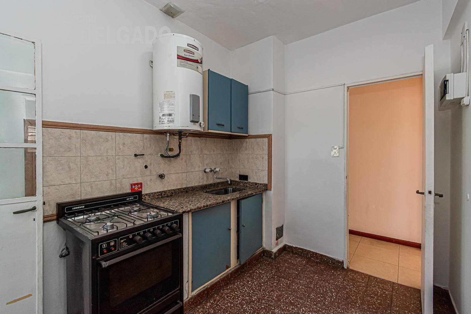 3-room apartment facing the street with a balcony, eligible for financing, in Villa del Parque