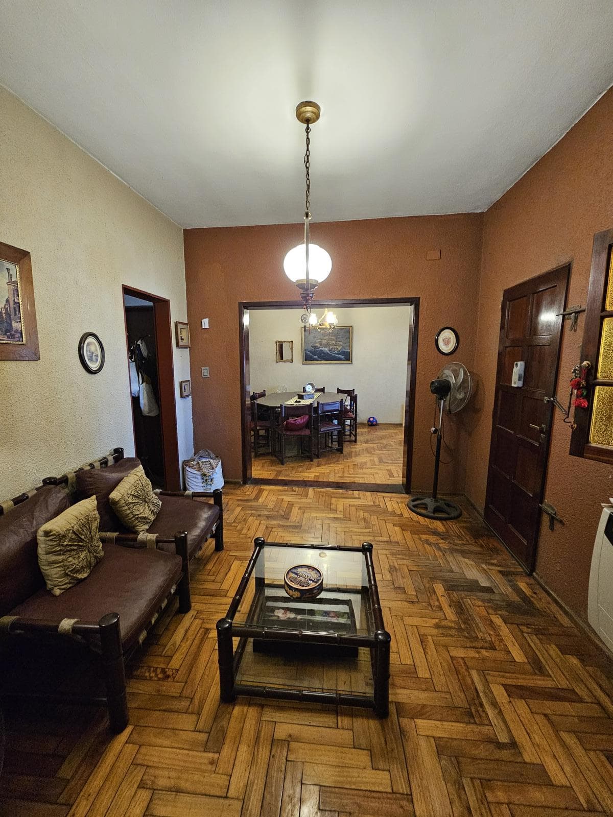 For Sale: Beautiful 4-room townhouse in Loma with 3 bedrooms, facing the street, with a garage, patio, balcony, and separate kitchen
