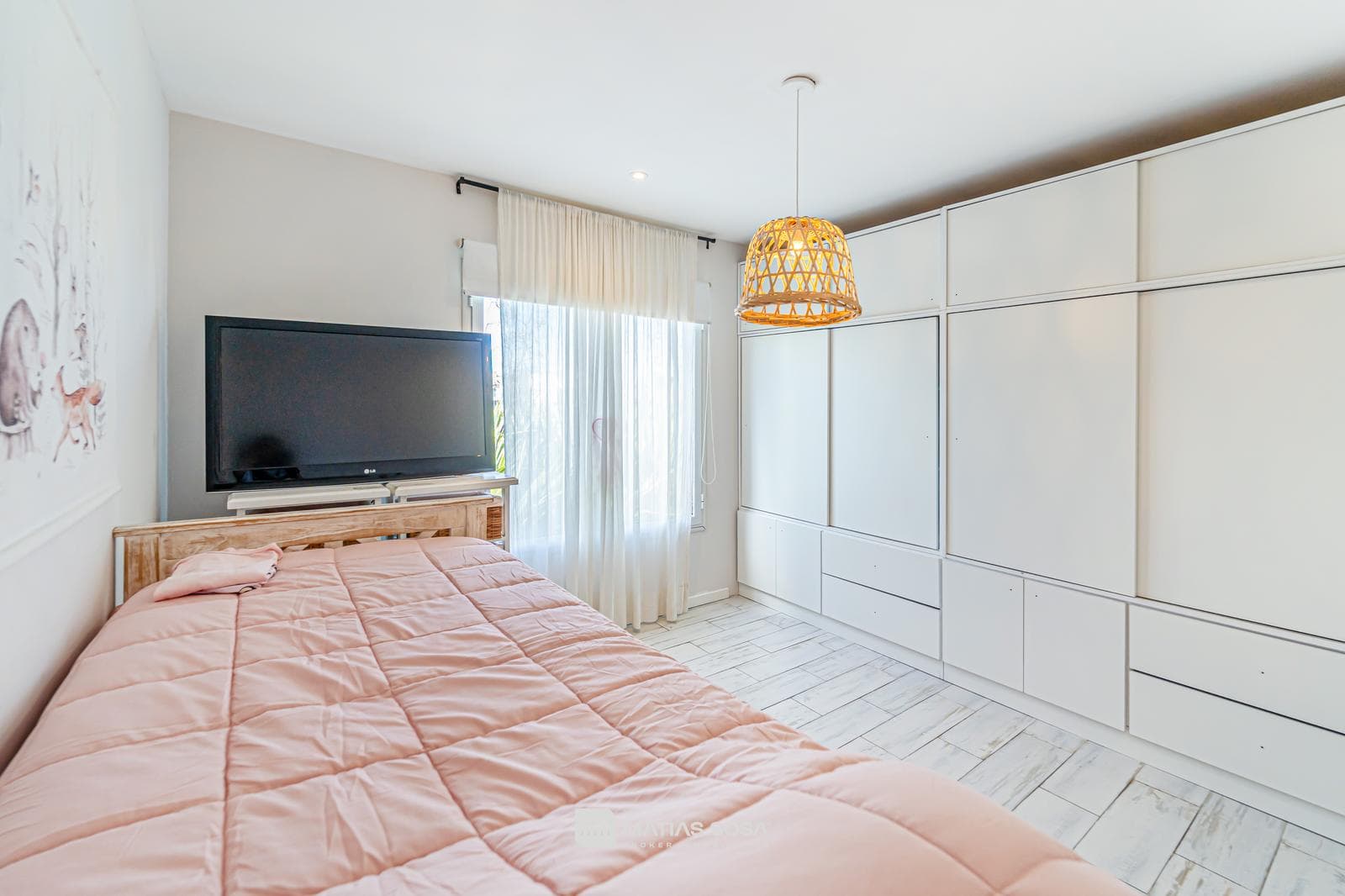Venta - Casa 4 Ambientes - Parque con Piscina y Galeria con Parrilla - Tierras del Mar