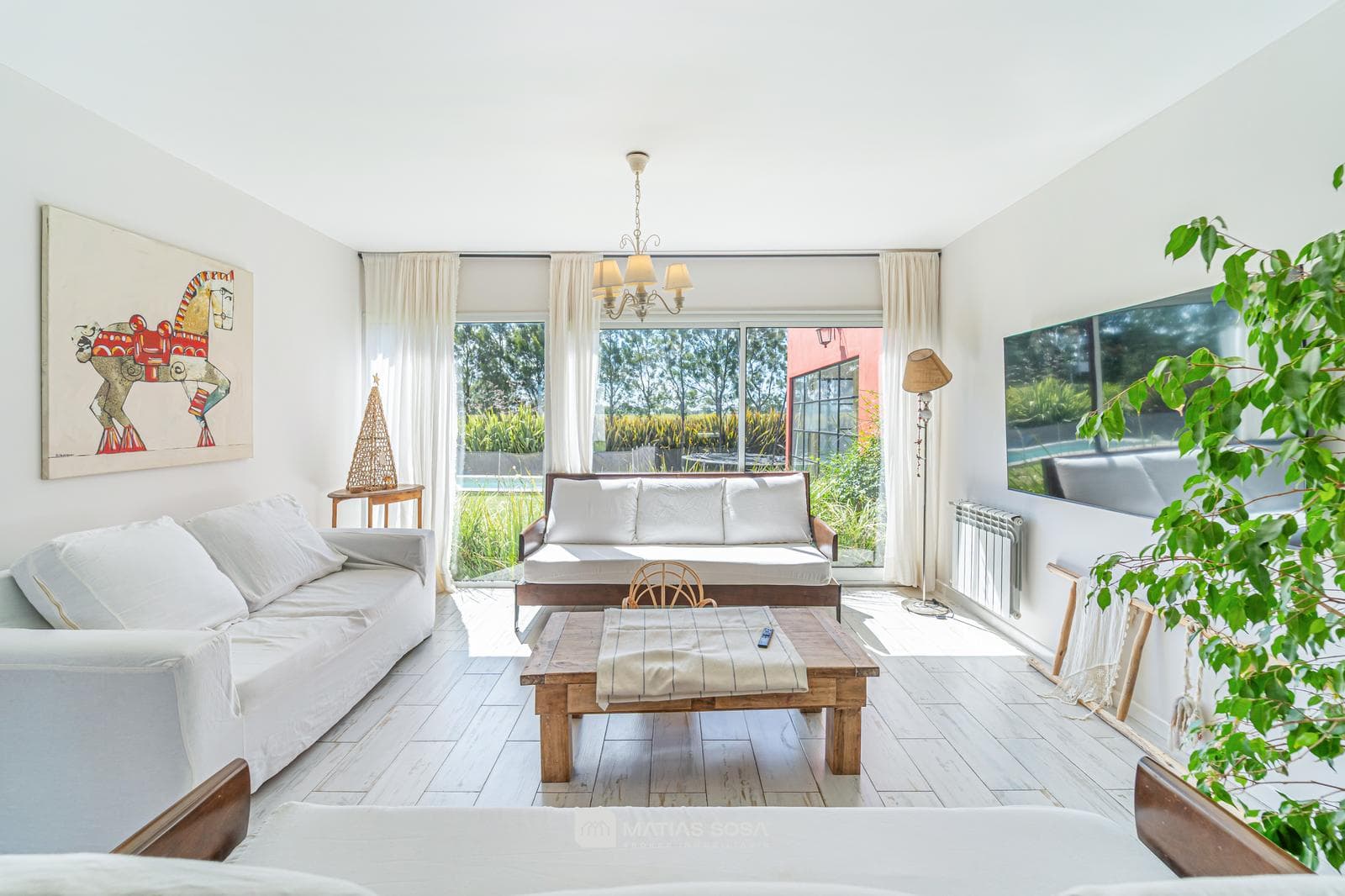 Venta - Casa 4 Ambientes - Parque con Piscina y Galeria con Parrilla - Tierras del Mar