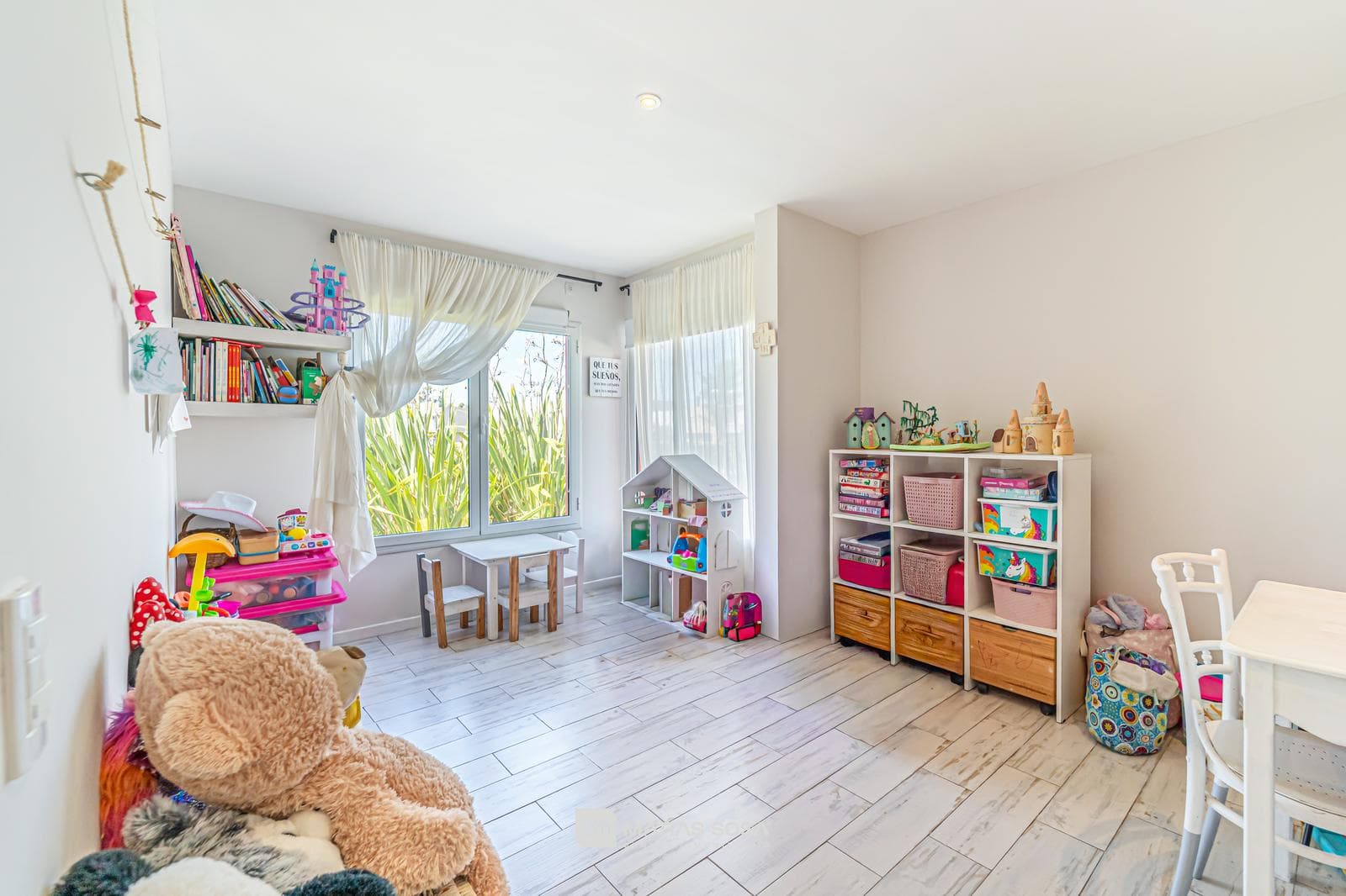 Venta - Casa 4 Ambientes - Parque con Piscina y Galeria con Parrilla - Tierras del Mar
